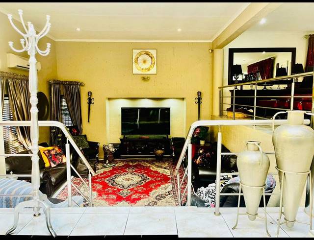 3 BEDROOM HOUSE FOR SALE IN VANDERBIJLPARK SE 4